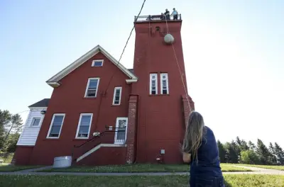 Two Harbor lighthouse regains its ‘iconic beam’