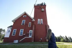 Two Harbor lighthouse regains its ‘iconic beam’
